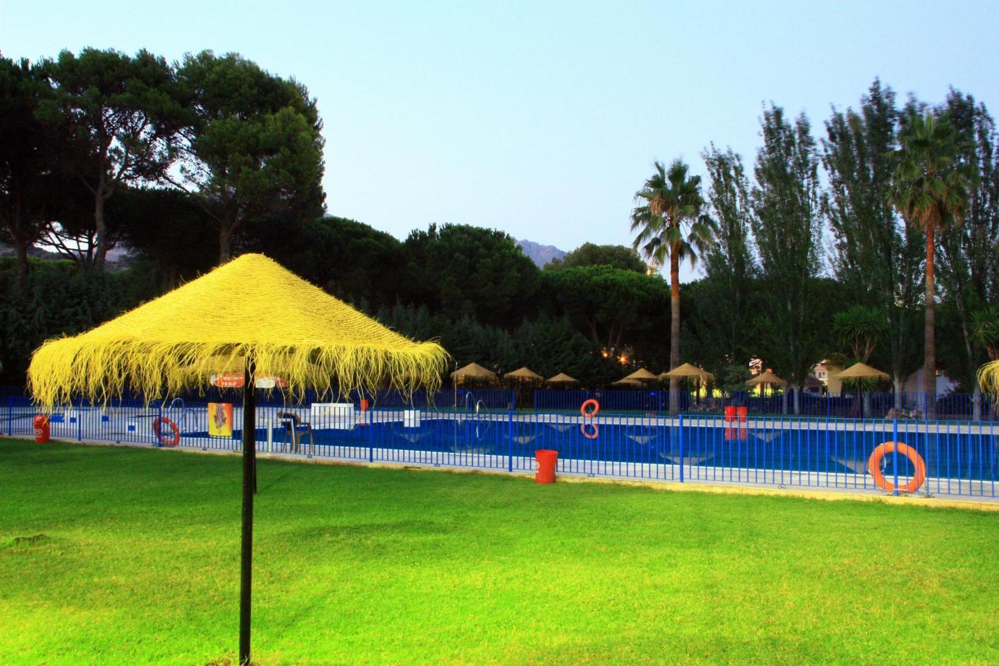 Camping Sierra De Las Nieves Yunquera Esterno foto
