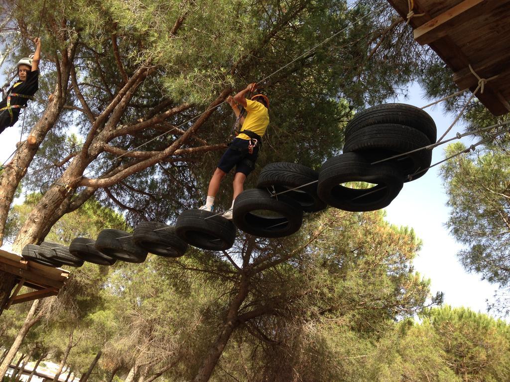 Camping Sierra De Las Nieves Yunquera Esterno foto
